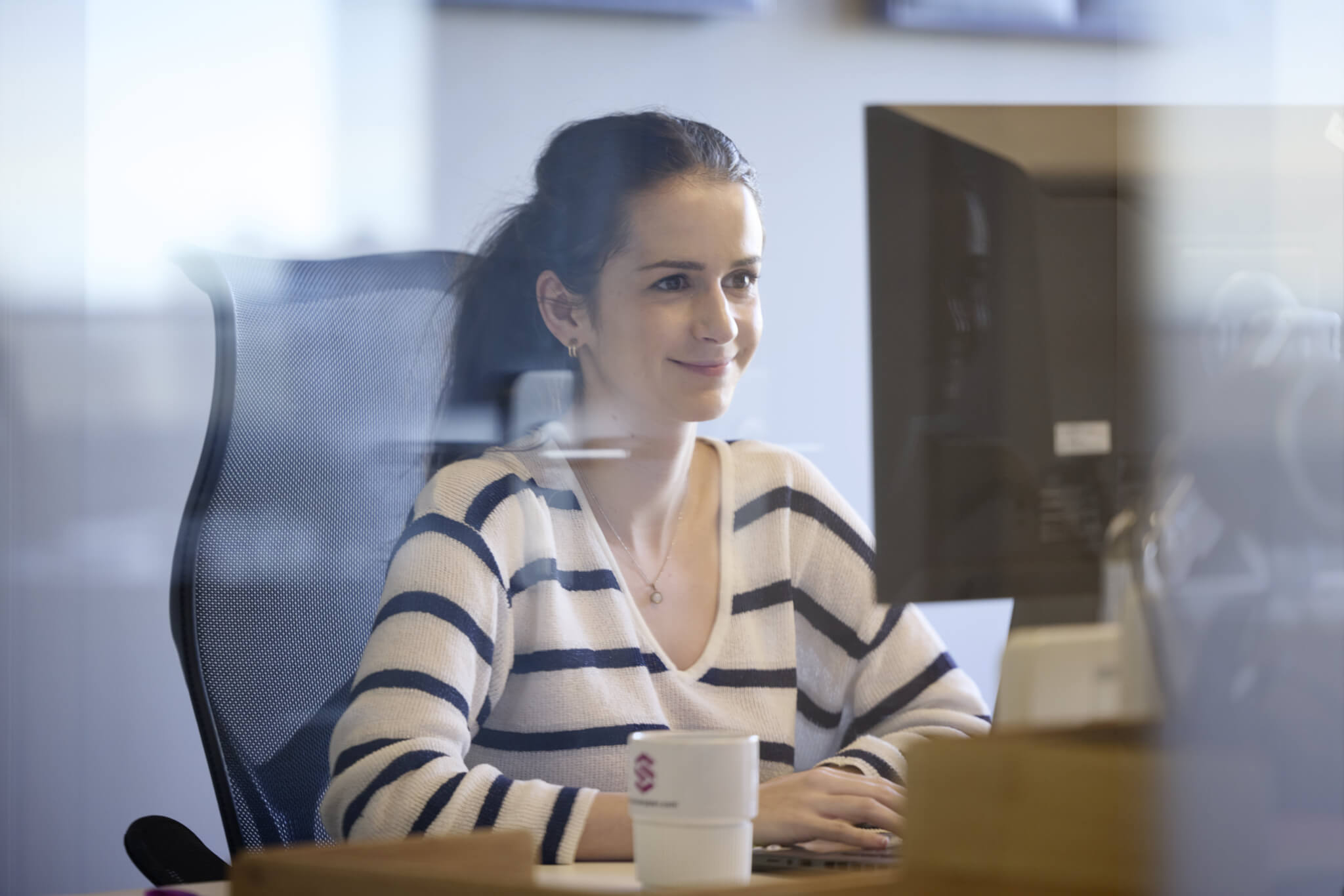 Alina Lackerbauer, Content Marketing Managerin und Expertin für Content-Strategie.