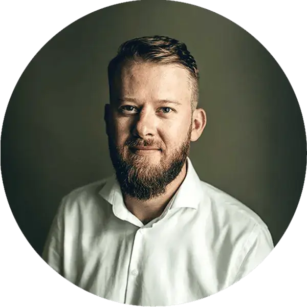 Portr&auml;t von Paul Ledder, Gr&uuml;nder CRTN und Experte f&uuml;r datengetriebene Kommunikation.