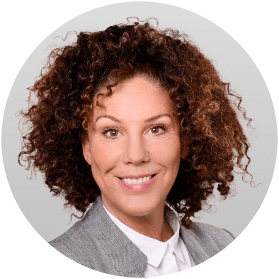 Ruth Wennemar 13 Das Porträt zeigt Ruth Wennemar, Chefin vom Dienst im Newsroom der Welthungerhilfe, die als Referentin im Webinar über die Transformation der dortigen Kommunikation auftritt.