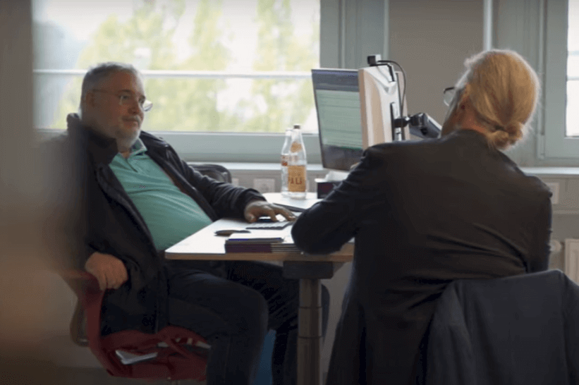 Scompler, das Kollaborationstool f&uuml;r Redaktionsteams, unterst&uuml;tzt zwei Kollegen bei der Planung.