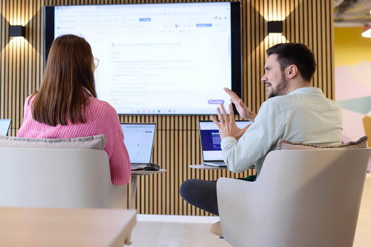 Strategisches Storytelling: Von Planung zur Praxis 18 scompler team meeting uai