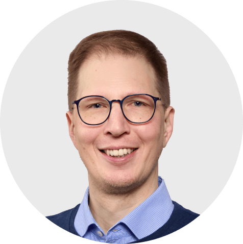 Sven-Jan Neuhaus 22 Sven-Jan Neuhaus lächelt freundlich in die Kamera, ein Experte von Scompler für Content Strategien.