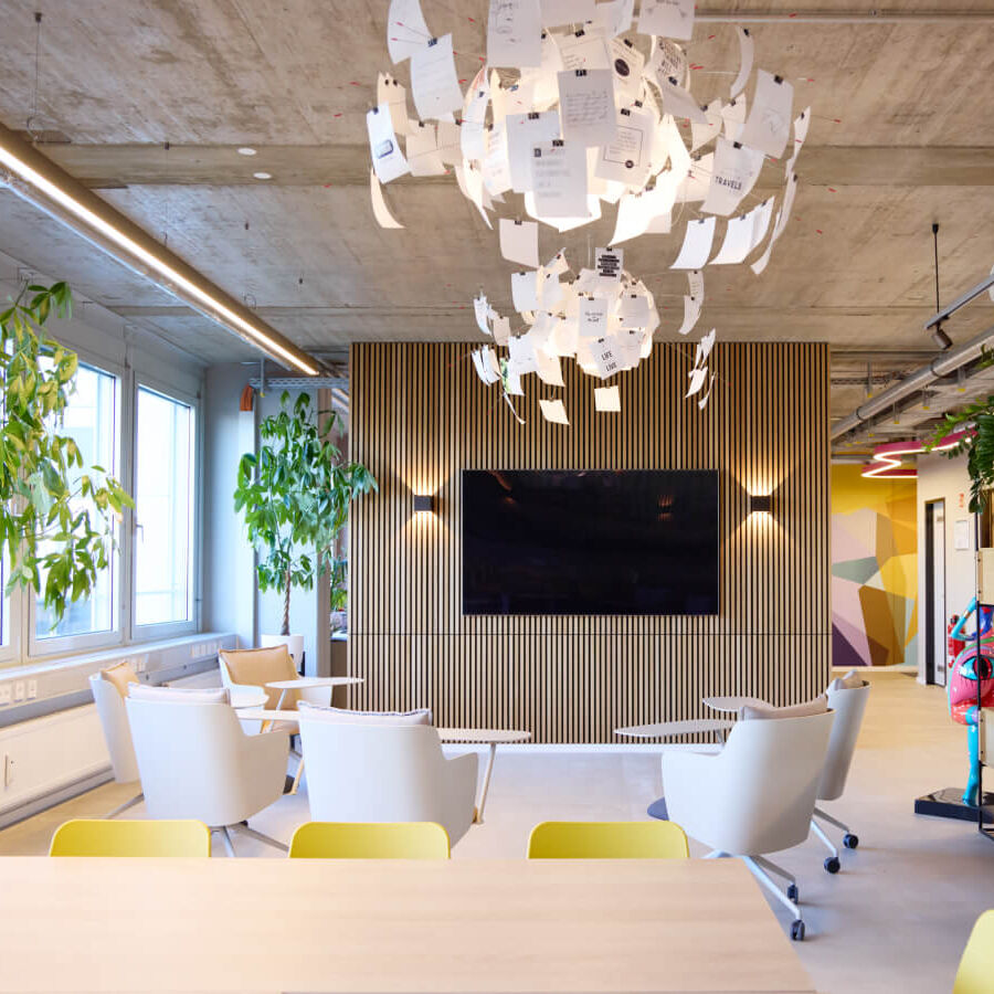 Discover our working models at our Munich office on the About Scompler page.